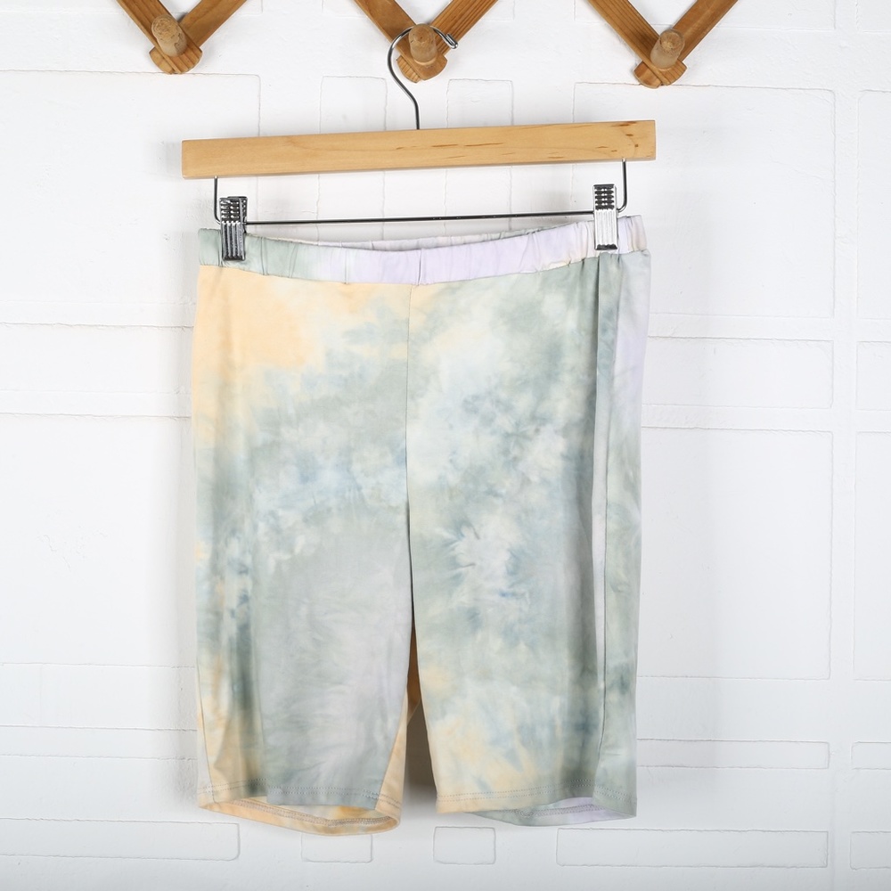 Le Lis Tie-Dye Top and Shorts Coordinates Set - Picture 7 of 11